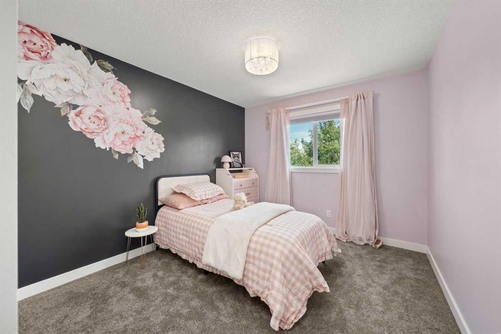 172 Mcivor Terrace, Chestermere, AB - Indoor Photo Showing Bedroom