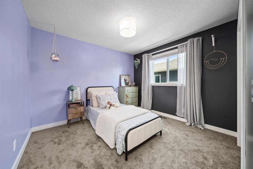 172 Mcivor Terrace, Chestermere, AB - Indoor Photo Showing Bedroom