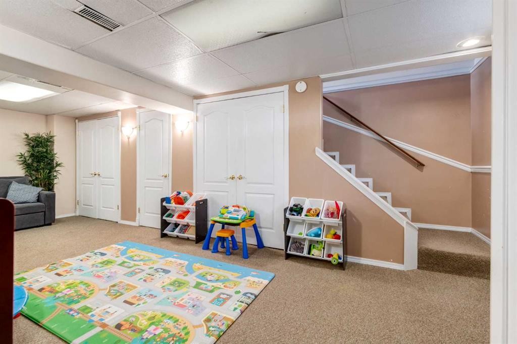 23 Heston Street Nw, Calgary, AB