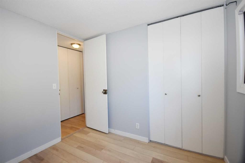 2604 106 Avenue Sw, Calgary, AB
