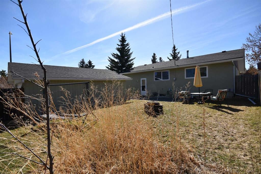 2604 106 Avenue Sw, Calgary, AB