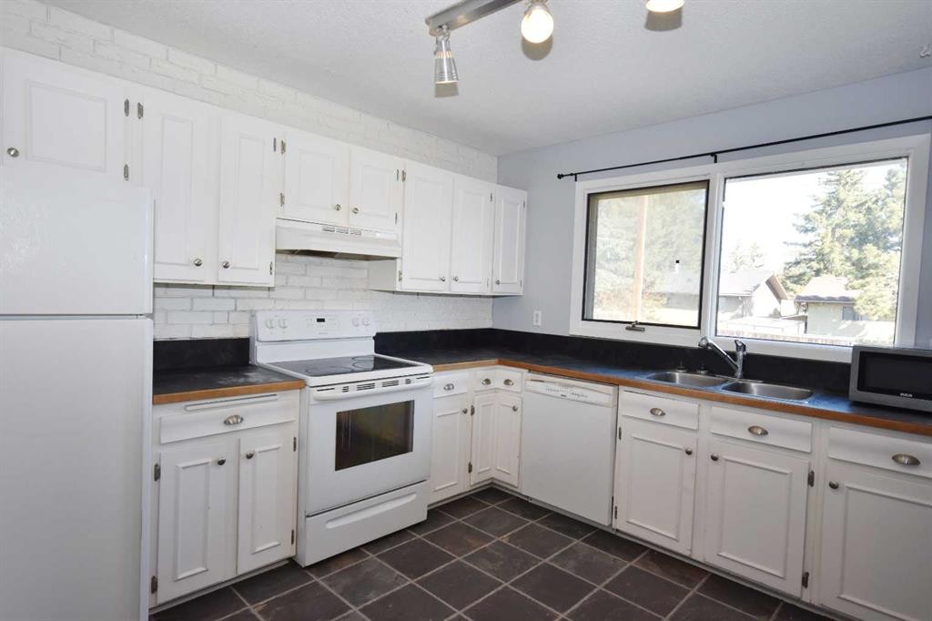 2604 106 Avenue Sw, Calgary, AB