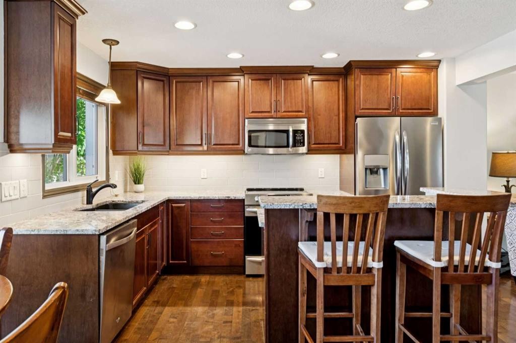 316 Prestwick Terrace Se, Calgary, AB - Indoor Photo Showing Kitchen With Stainless Steel Kitchen With Upgraded Kitchen