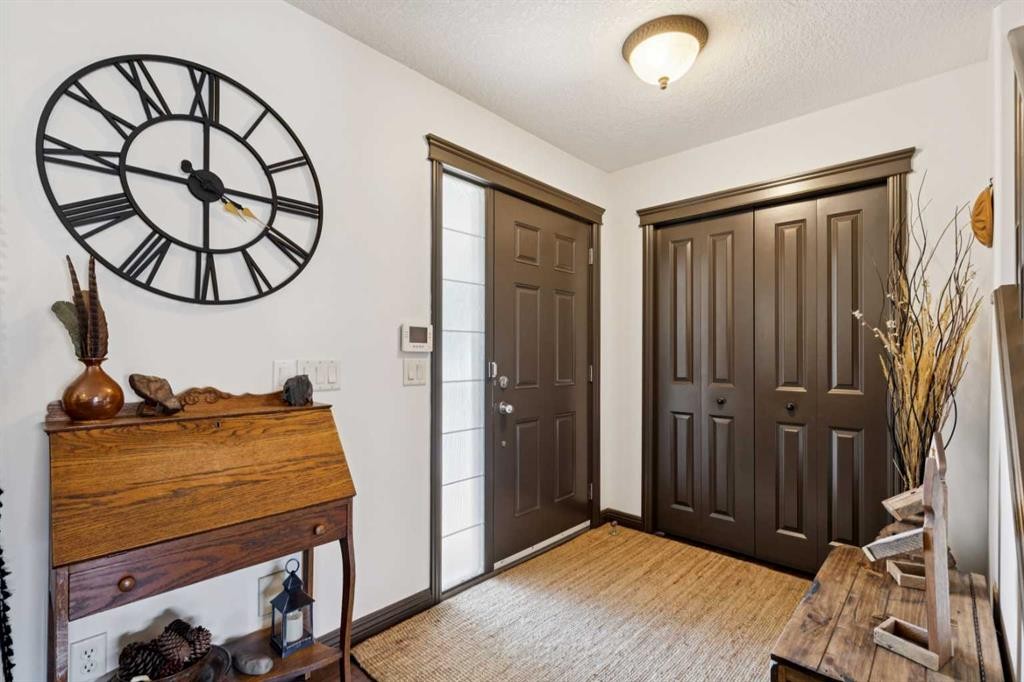 316 Prestwick Terrace Se, Calgary, AB - Indoor Photo Showing Other Room