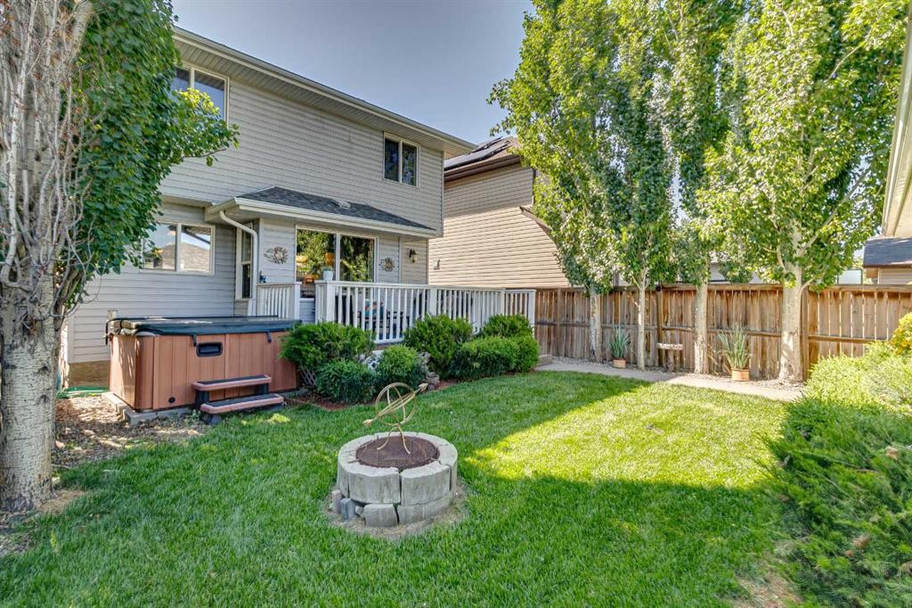 316 Prestwick Terrace Se, Calgary, AB - Outdoor With Deck Patio Veranda