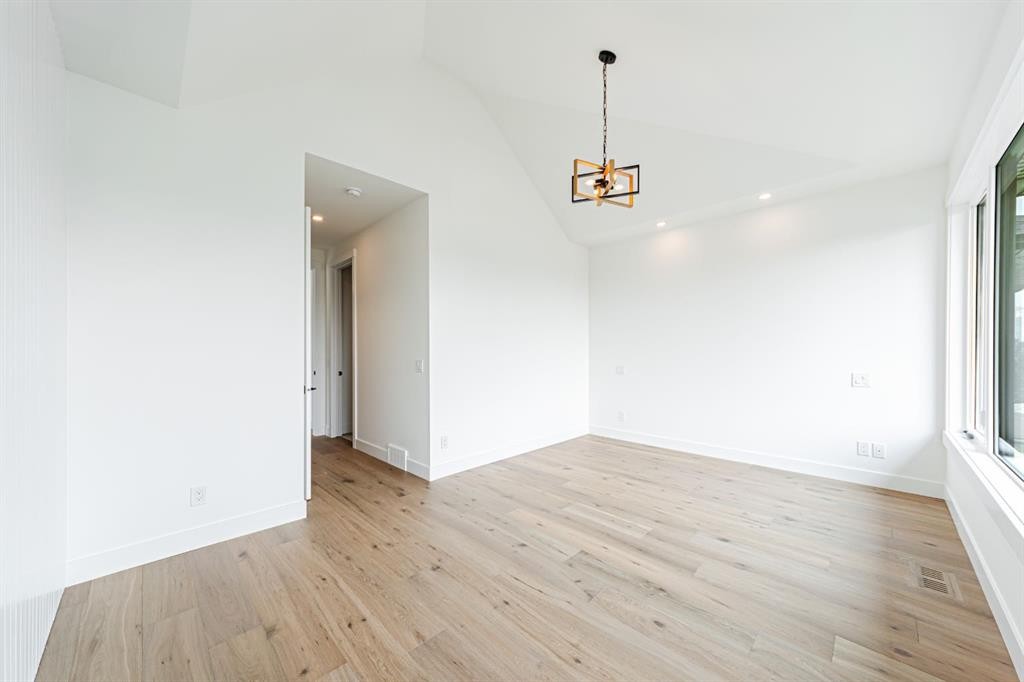 2028 36 Street Sw, Calgary, AB - Indoor Photo Showing Other Room