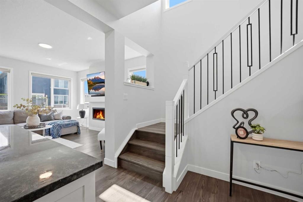 114 Corner Meadows Grove Ne, Calgary, AB - Indoor Photo Showing Other Room