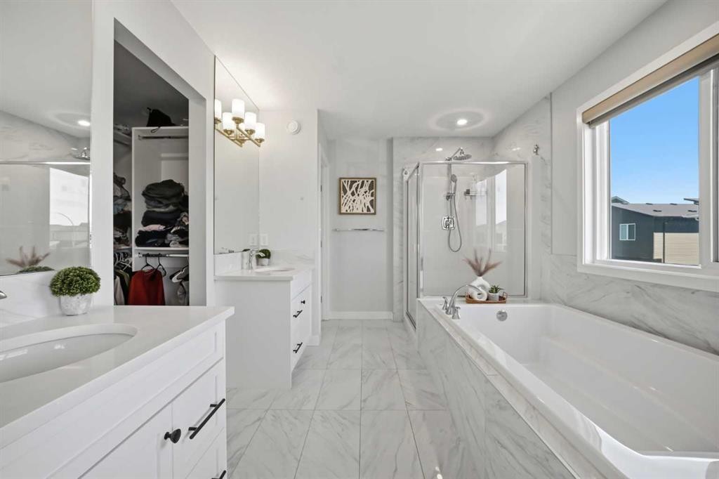 114 Corner Meadows Grove Ne, Calgary, AB - Indoor Photo Showing Bathroom