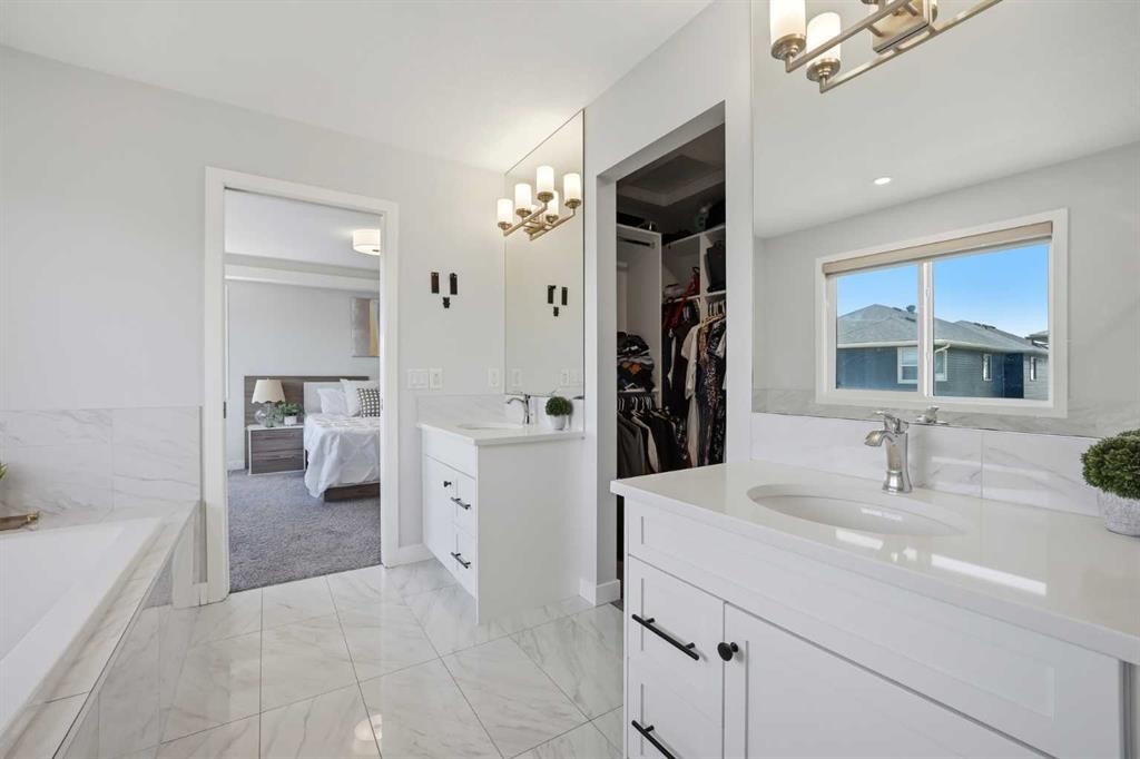 114 Corner Meadows Grove Ne, Calgary, AB - Indoor Photo Showing Bathroom