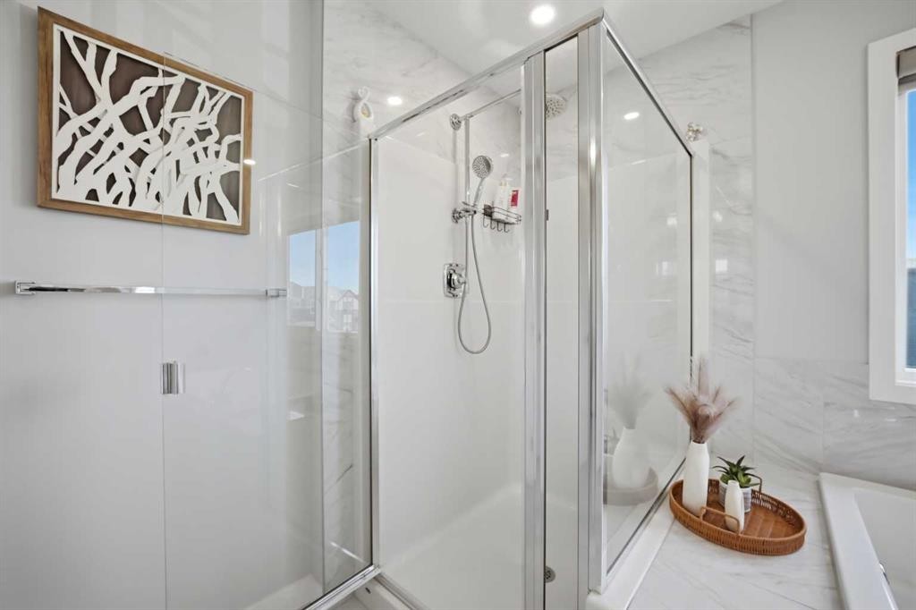 114 Corner Meadows Grove Ne, Calgary, AB - Indoor Photo Showing Bathroom