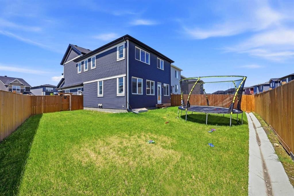 114 Corner Meadows Grove Ne, Calgary, AB - Outdoor