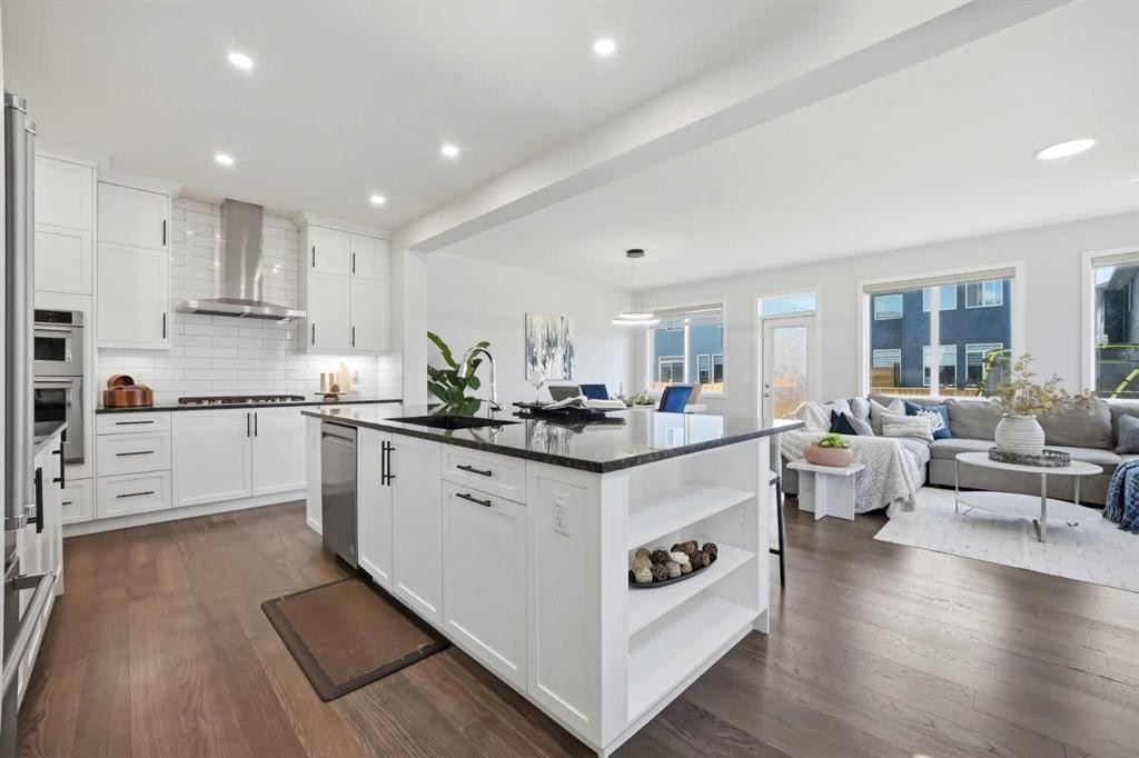 114 Corner Meadows Grove Ne, Calgary, AB - Indoor Photo Showing Kitchen With Upgraded Kitchen