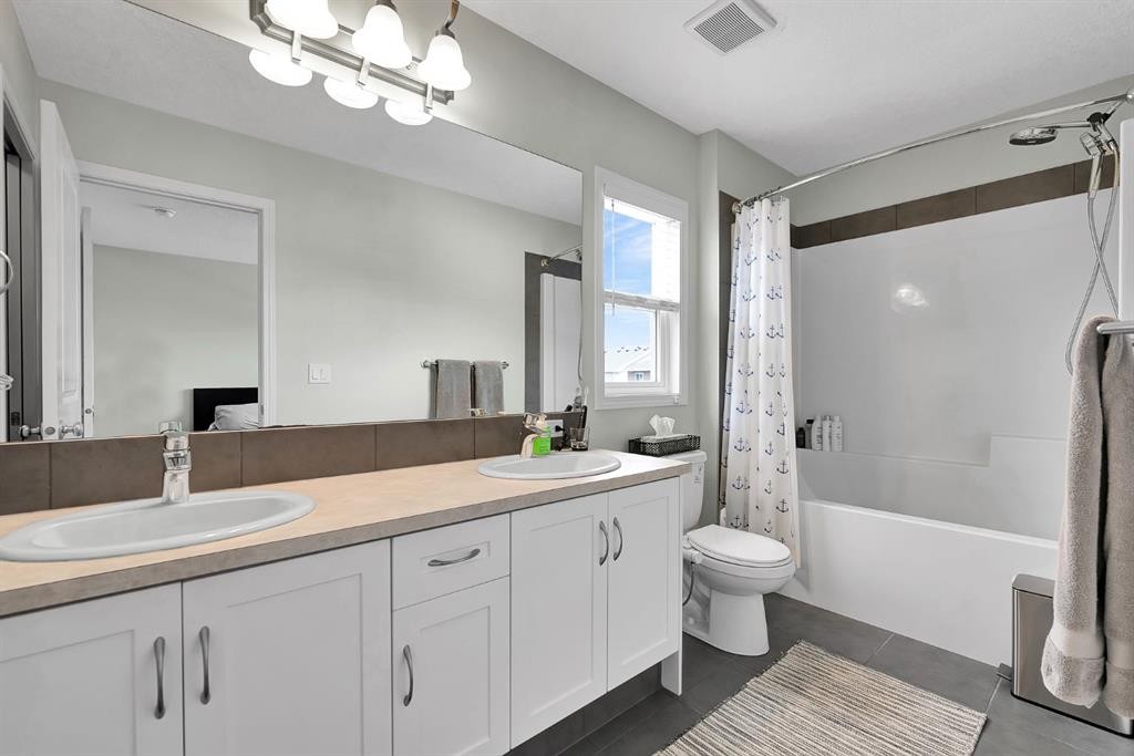 40 Legacy Glen Street Se, Calgary, AB - Indoor Photo Showing Bathroom