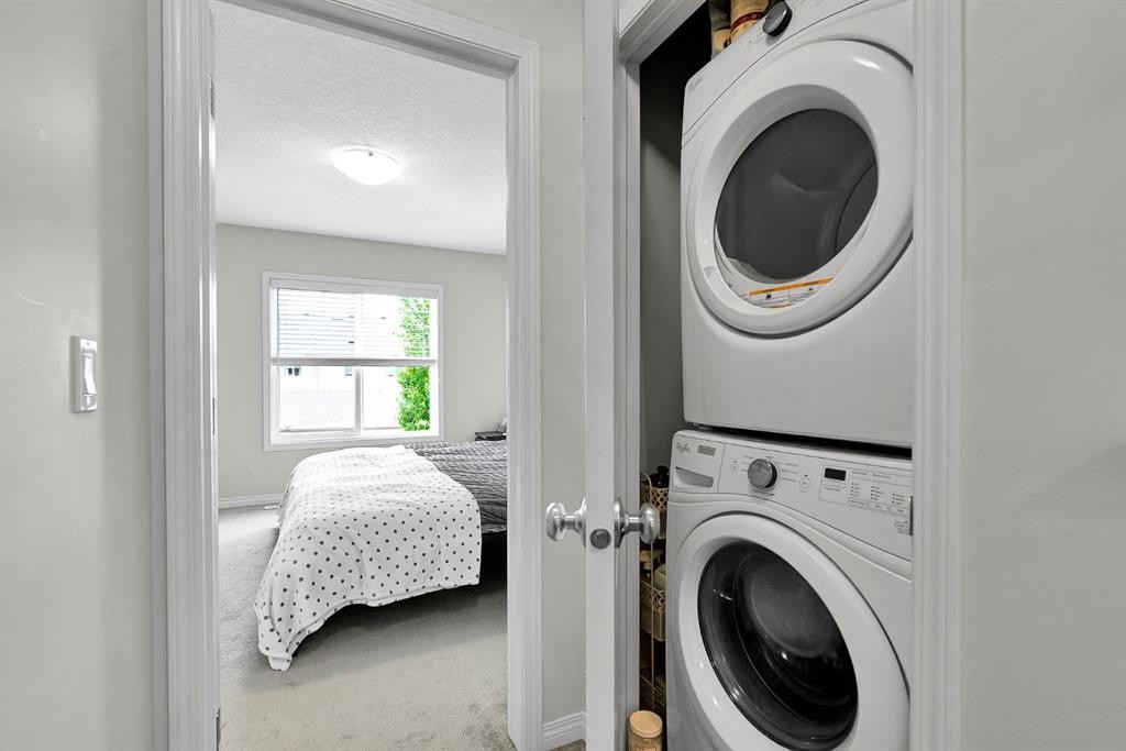 40 Legacy Glen Street Se, Calgary, AB - Indoor Photo Showing Laundry Room