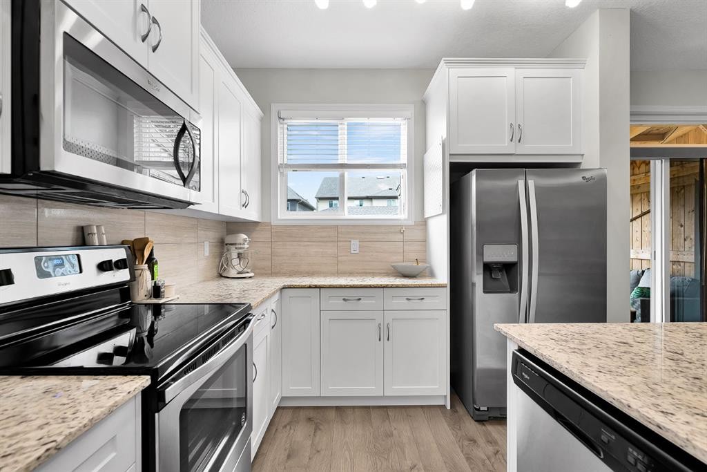 40 Legacy Glen Street Se, Calgary, AB - Indoor Photo Showing Kitchen With Stainless Steel Kitchen
