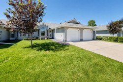 3 Parklane Place Strathmore, AB T1P 1K7