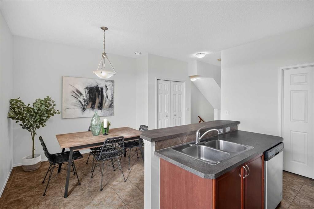 21-43 Springborough Boulevard Sw, Calgary, AB - Indoor