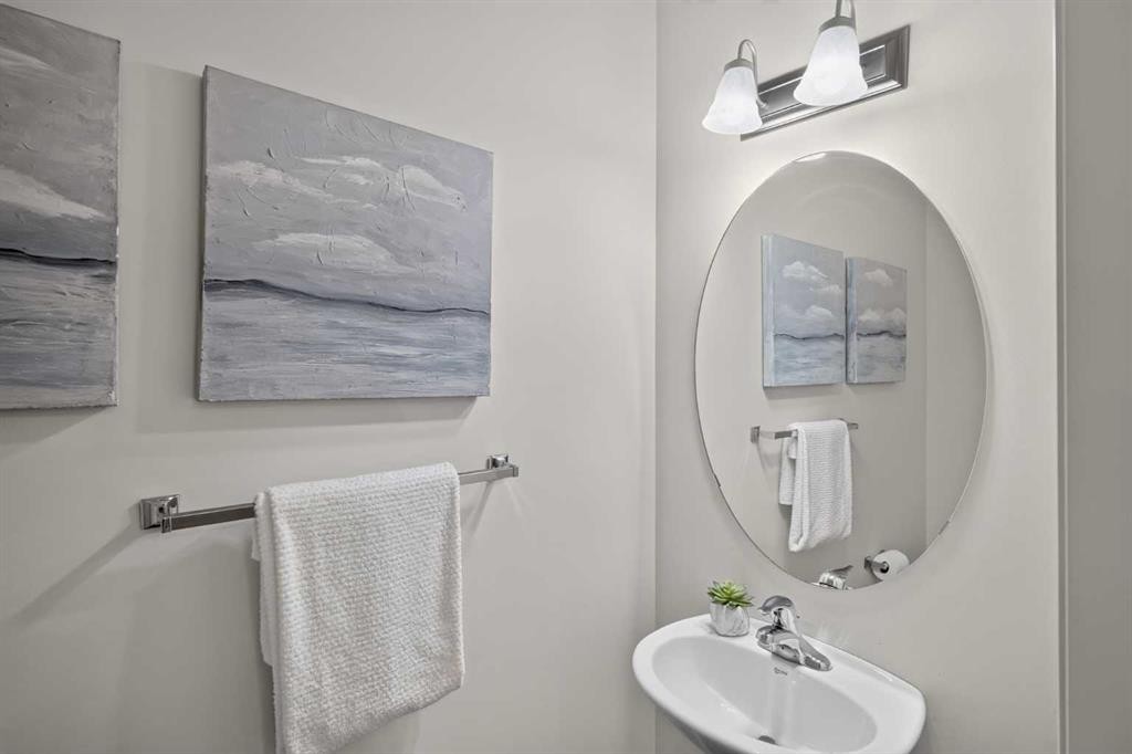 21-43 Springborough Boulevard Sw, Calgary, AB - Indoor Photo Showing Bathroom