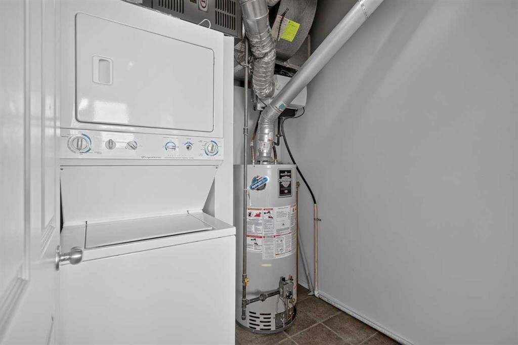 21-43 Springborough Boulevard Sw, Calgary, AB - Indoor Photo Showing Laundry Room