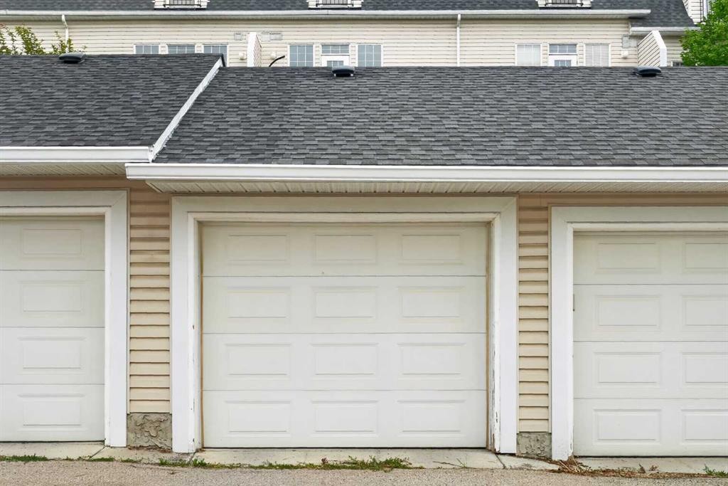 21-43 Springborough Boulevard Sw, Calgary, AB - Outdoor With Exterior