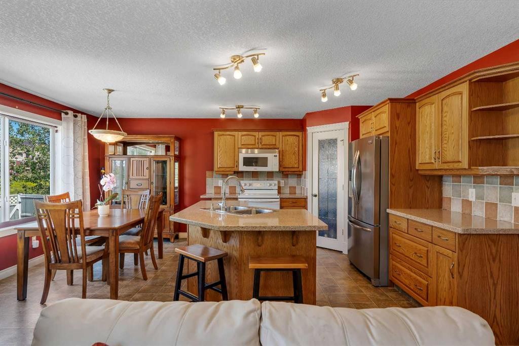 84 Willowbrook Crescent Nw, Airdrie, AB - Indoor