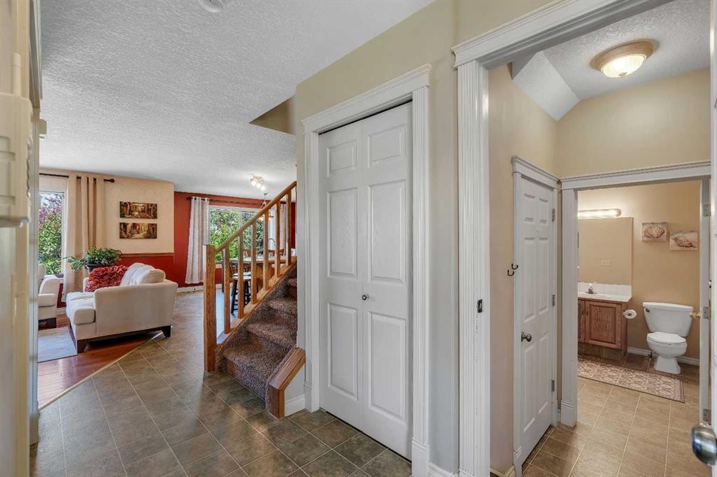 84 Willowbrook Crescent Nw, Airdrie, AB - Indoor Photo Showing Other Room