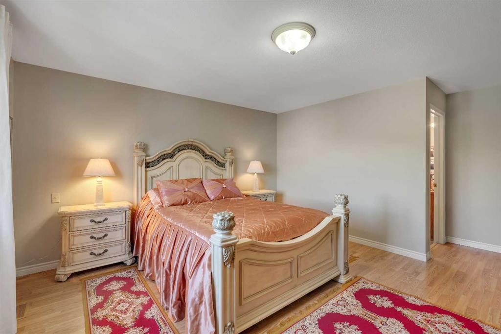 84 Willowbrook Crescent Nw, Airdrie, AB - Indoor Photo Showing Bedroom