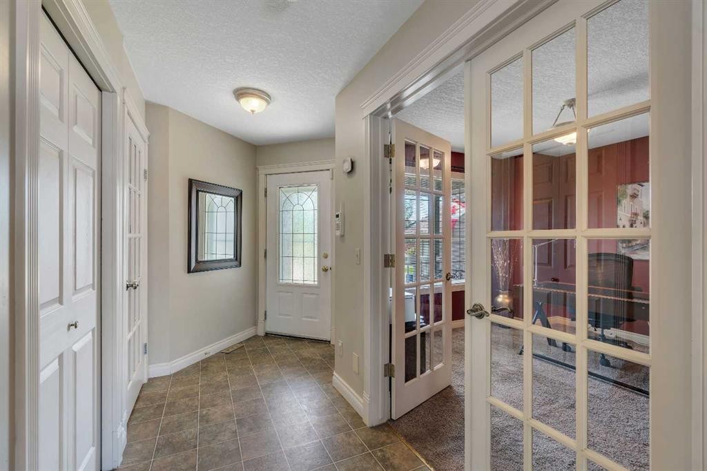 84 Willowbrook Crescent Nw, Airdrie, AB - Indoor Photo Showing Other Room