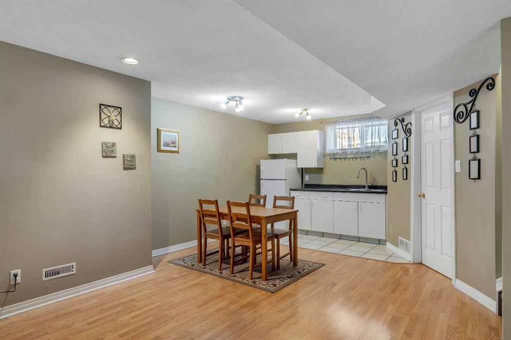 84 Willowbrook Crescent Nw, Airdrie, AB - Indoor