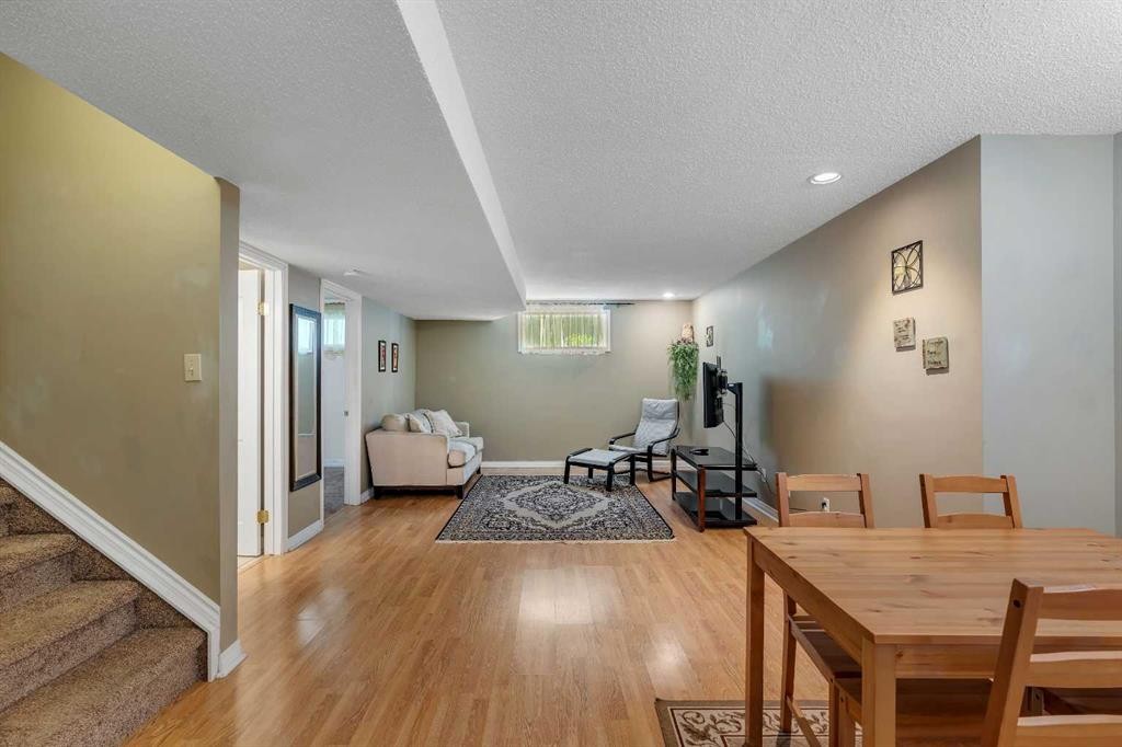 84 Willowbrook Crescent Nw, Airdrie, AB - Indoor