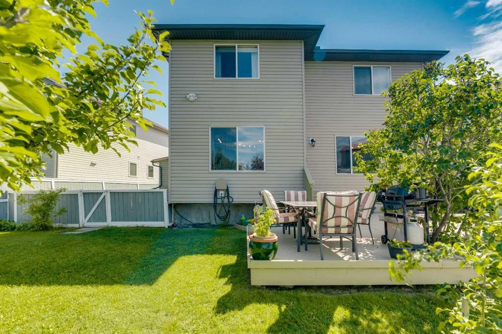 84 Willowbrook Crescent Nw, Airdrie, AB - Outdoor