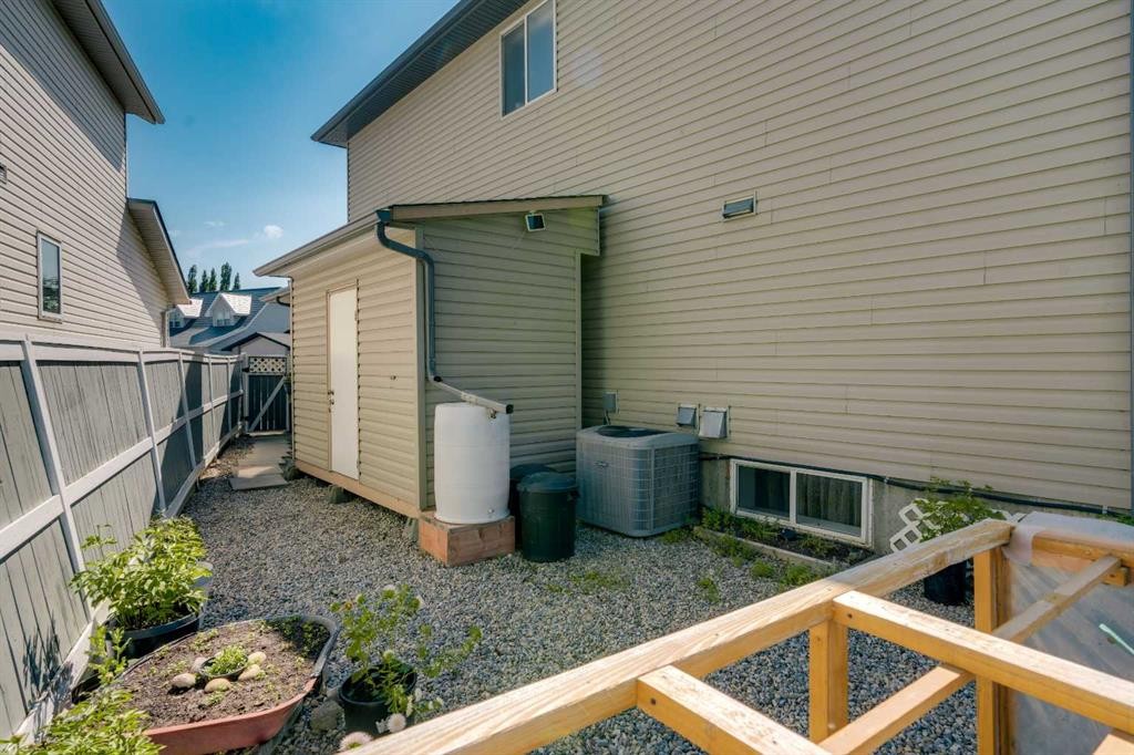 84 Willowbrook Crescent Nw, Airdrie, AB - Outdoor With Exterior