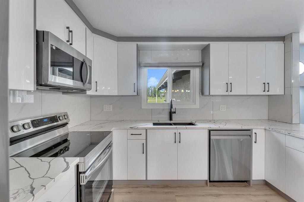 2930 Oakmoor Crescent Sw, Calgary, AB