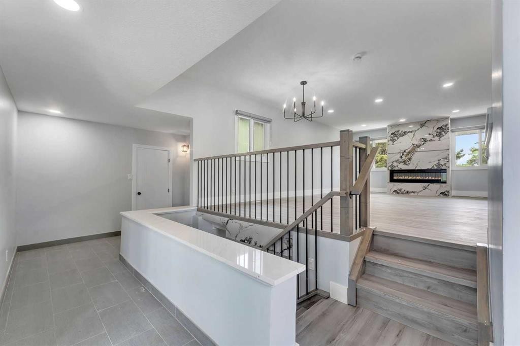 2930 Oakmoor Crescent Sw, Calgary, AB