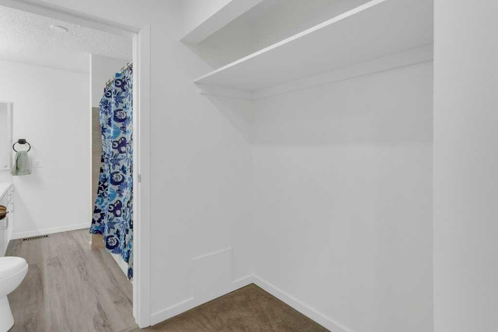 20 Midpark Gardens Se, Calgary, AB - Indoor