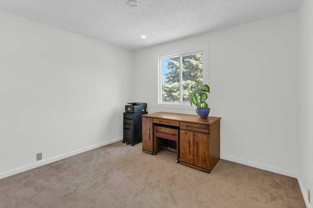 20 Midpark Gardens Se, Calgary, AB - Indoor