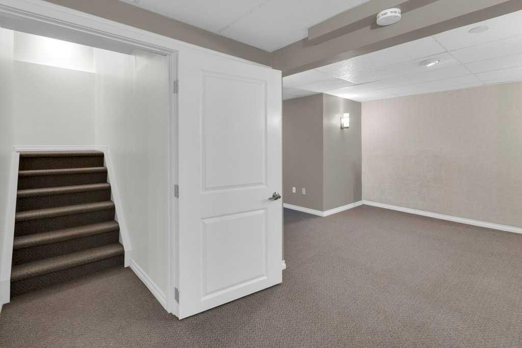 20 Midpark Gardens Se, Calgary, AB - Indoor