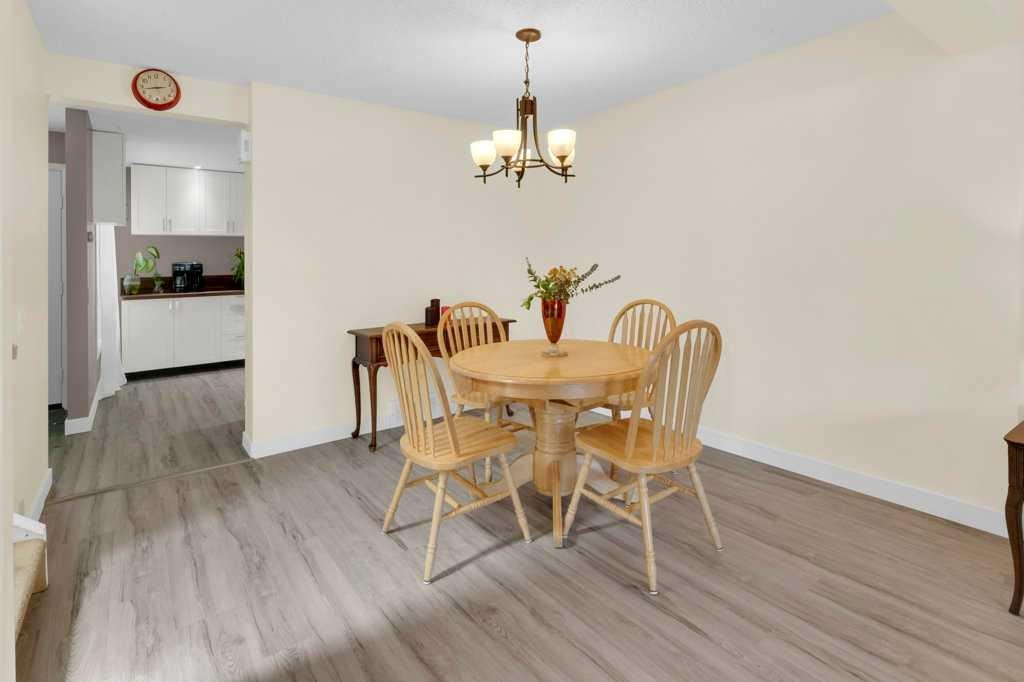 20 Midpark Gardens Se, Calgary, AB - Indoor Photo Showing Dining Room