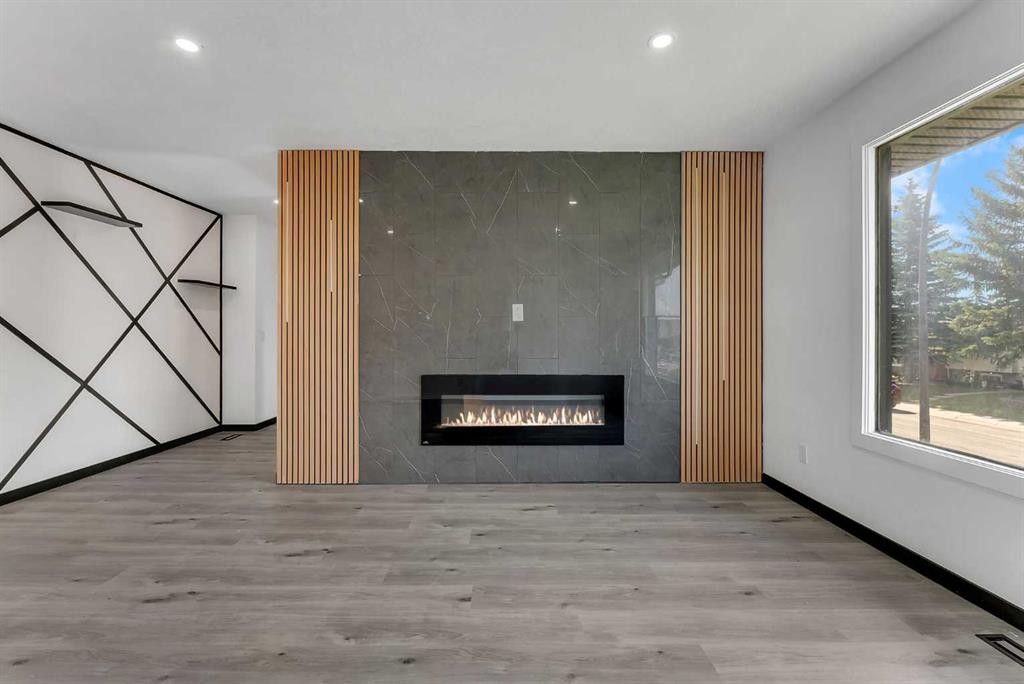 4108 13 Avenue Ne, Calgary, AB - Indoor With Fireplace
