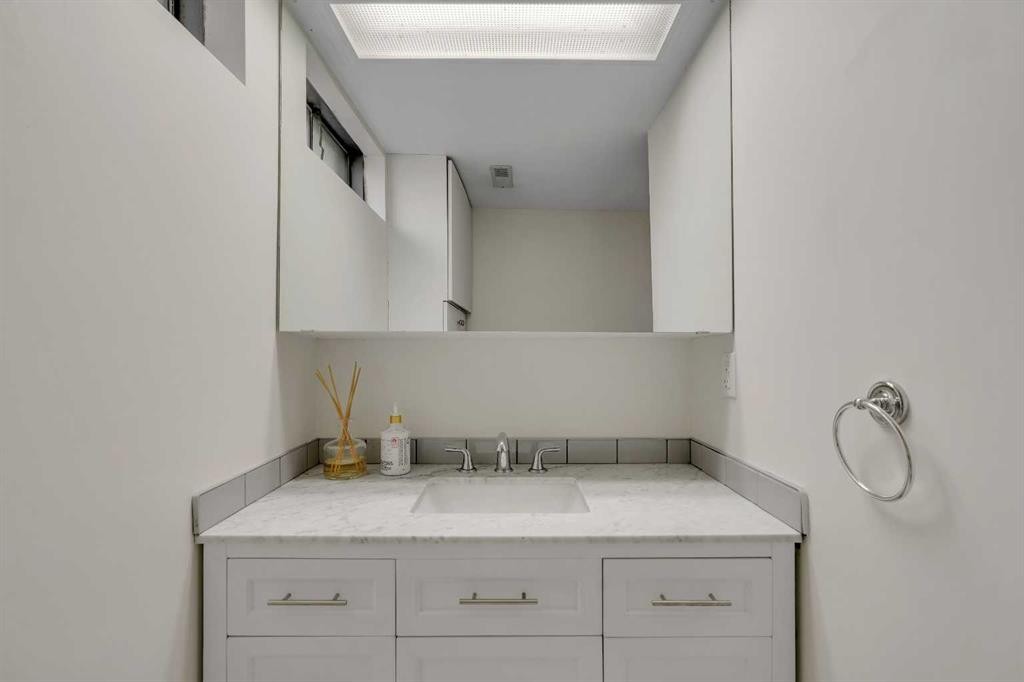 10219 7 Street Sw, Calgary, AB