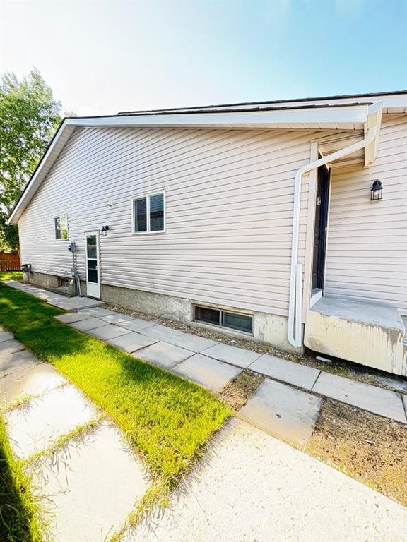 6879 Rundlehorn Drive Ne, Calgary, AB