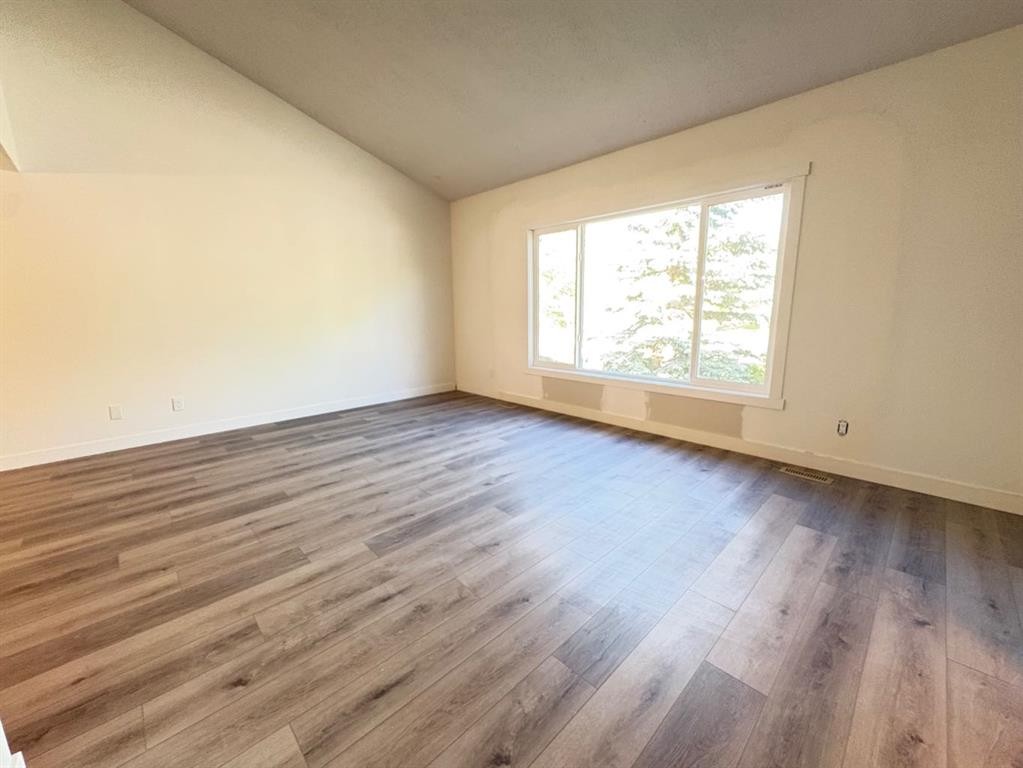 6879 Rundlehorn Drive Ne, Calgary, AB