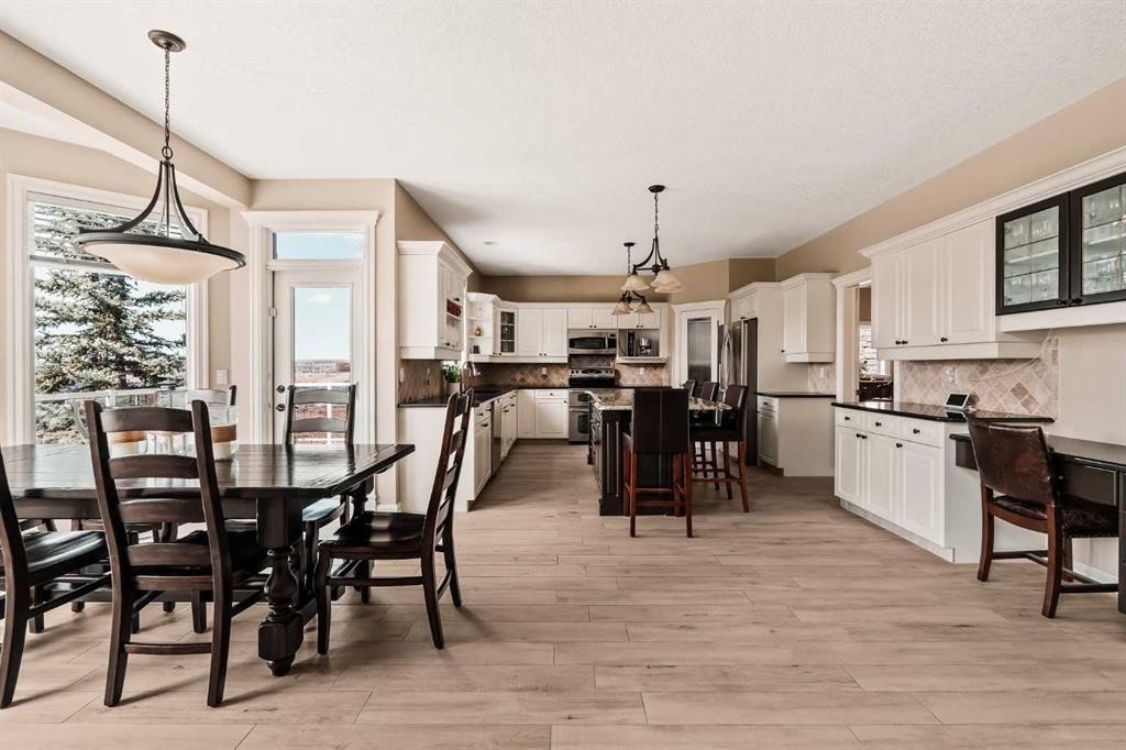 70 Patterson Close Sw, Calgary, AB