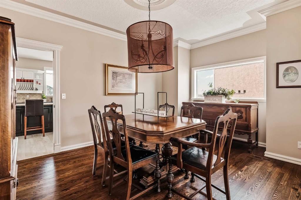 70 Patterson Close Sw, Calgary, AB