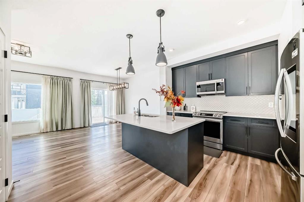 91 Walcrest Way Se, Calgary, AB