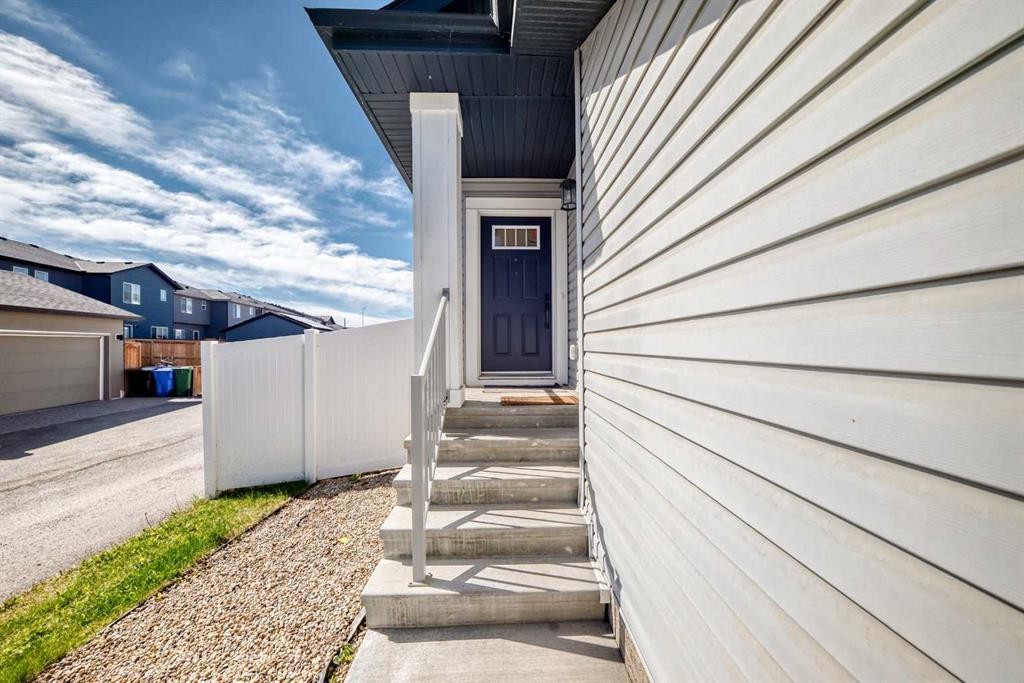 91 Walcrest Way Se, Calgary, AB