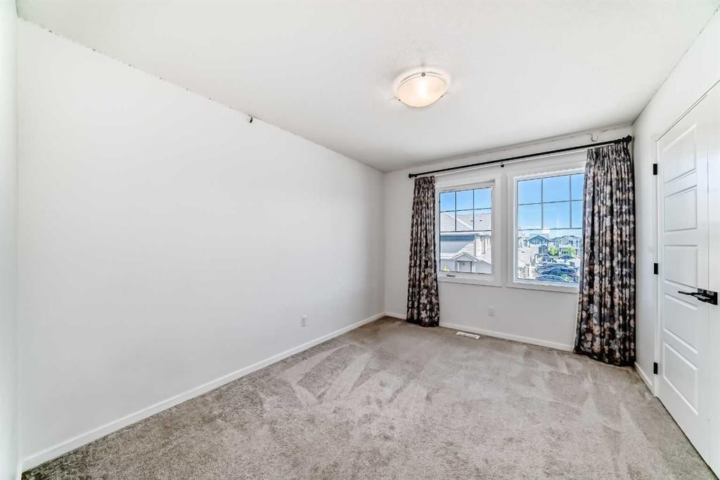 91 Walcrest Way Se, Calgary, AB