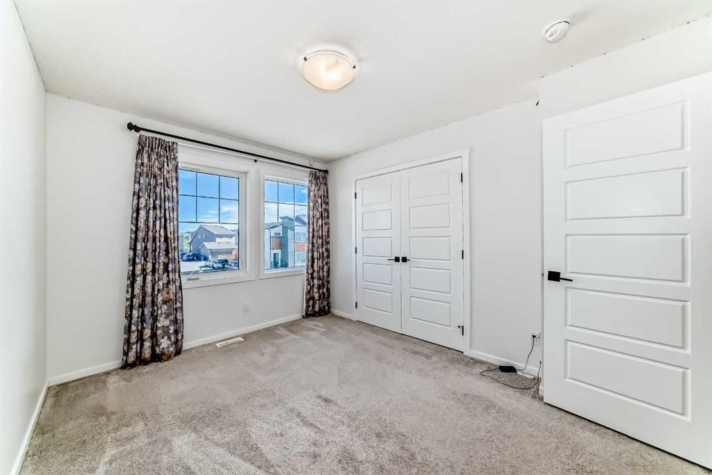 91 Walcrest Way Se, Calgary, AB