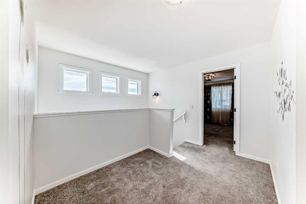 91 Walcrest Way Se, Calgary, AB