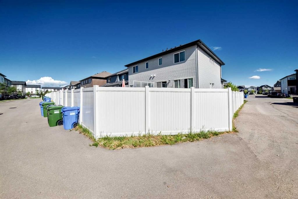 91 Walcrest Way Se, Calgary, AB